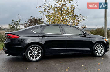 Седан Ford Fusion 2017 в 