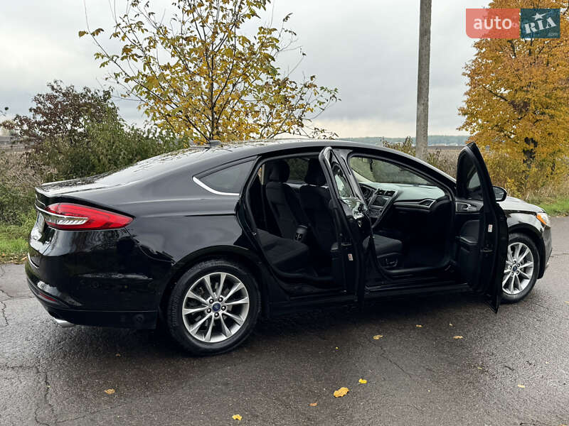 Седан Ford Fusion 2017 в Попільні