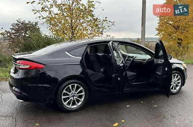 Седан Ford Fusion 2017 в 