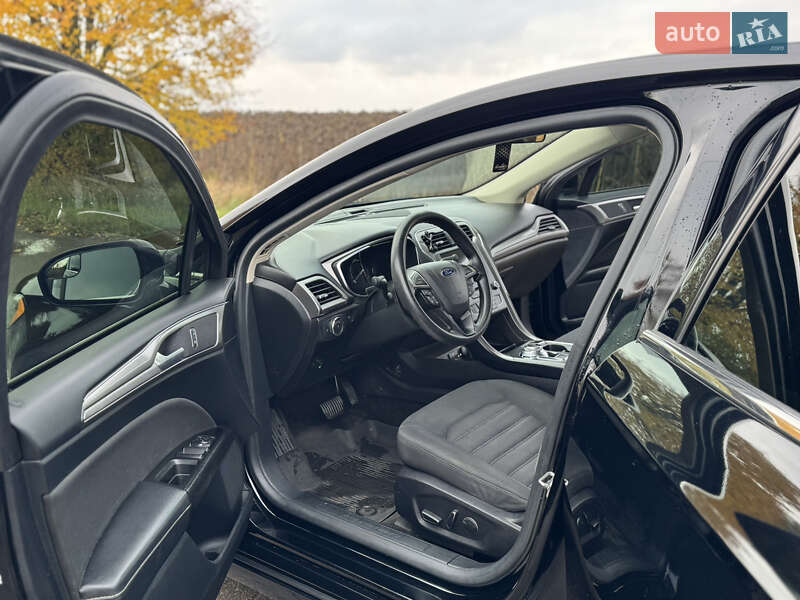 Седан Ford Fusion 2017 в Попільні