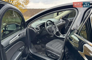 Седан Ford Fusion 2017 в 