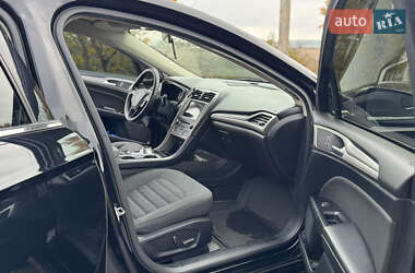 Седан Ford Fusion 2017 в 