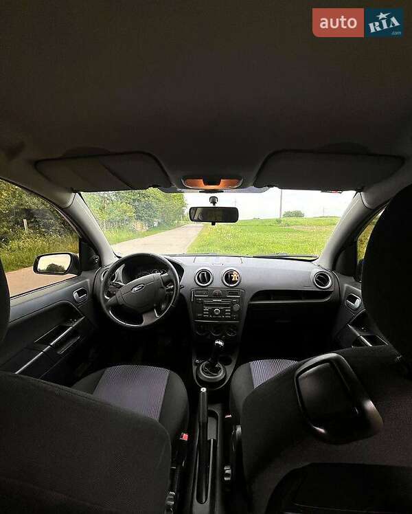 Хэтчбек Ford Fusion 2008 в Ровно
