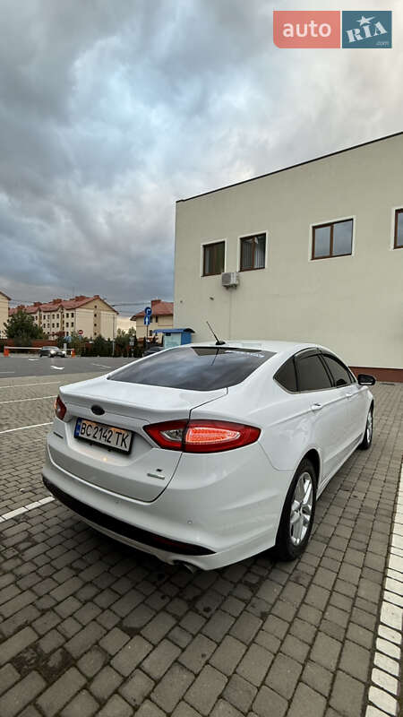 Седан Ford Fusion 2015 в Львові