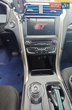 Седан Ford Fusion 2018 в 