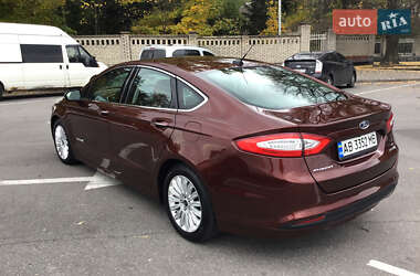 Седан Ford Fusion 2015 в 