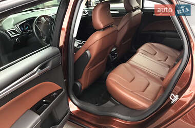 Седан Ford Fusion 2015 в 