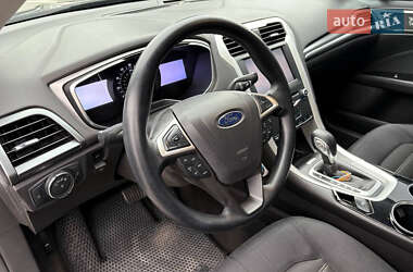 Седан Ford Fusion 2012 в 