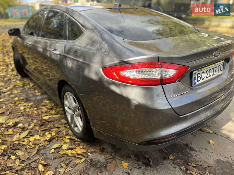 Седан Ford Fusion 2013 в Львові