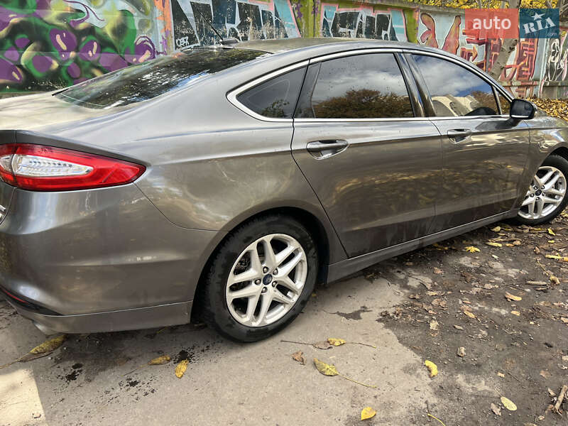 Седан Ford Fusion 2013 в Львові