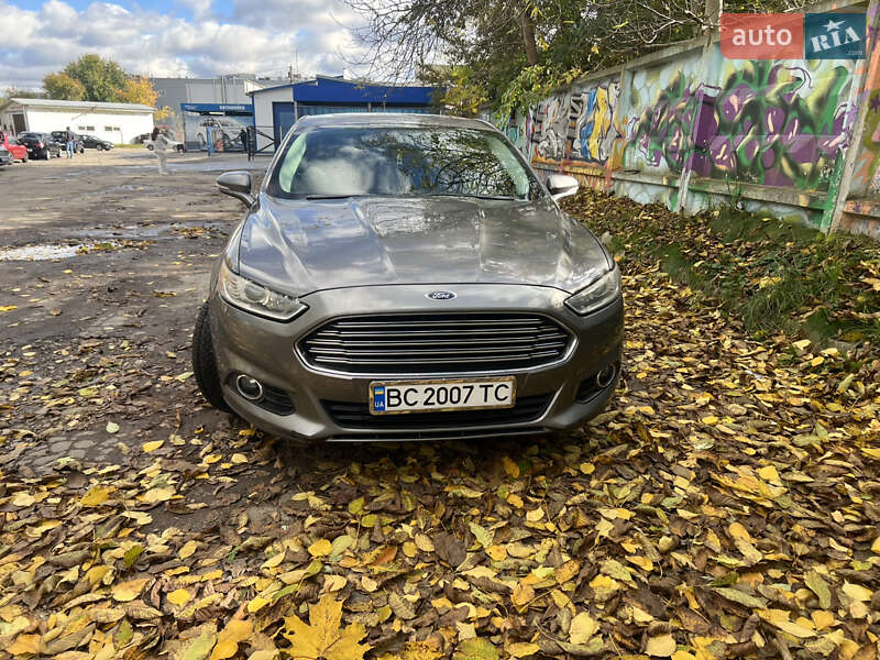 Седан Ford Fusion 2013 в Львові