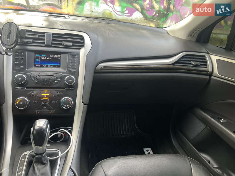 Седан Ford Fusion 2013 в Львові