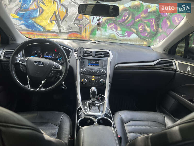 Седан Ford Fusion 2013 в Львові