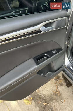 Седан Ford Fusion 2013 в Львові