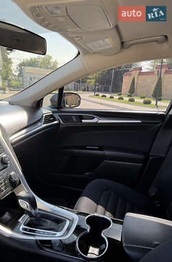 Седан Ford Fusion 2013 в 