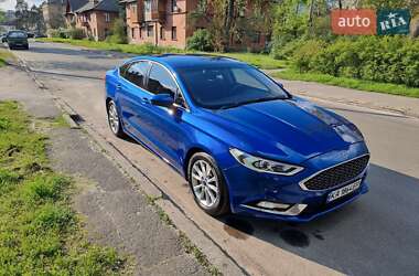 Седан Ford Fusion 2016 в 