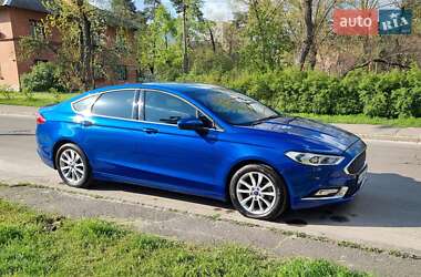 Седан Ford Fusion 2016 в 