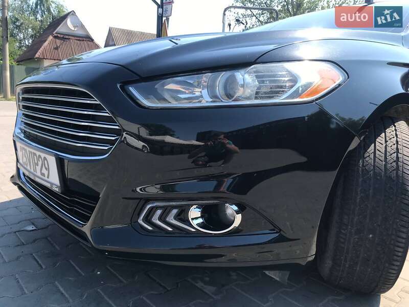 Седан Ford Fusion 2014 в Чернівцях