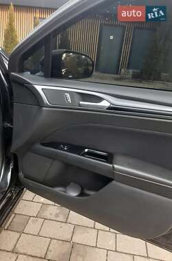Седан Ford Fusion 2014 в 