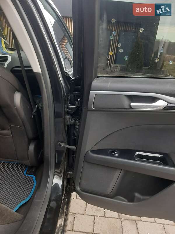 Седан Ford Fusion 2014 в Чернівцях