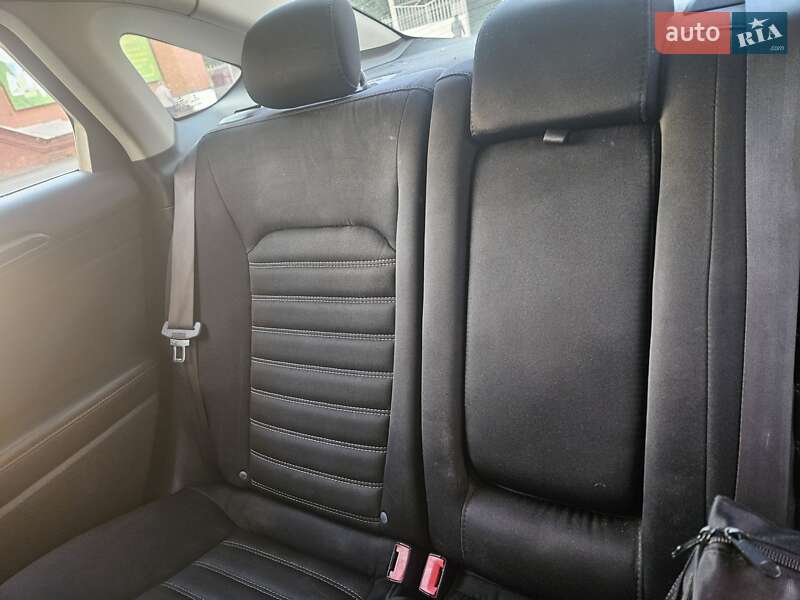 Седан Ford Fusion 2013 в Умани