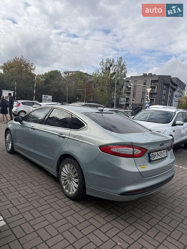 Седан Ford Fusion 2013 в Львові