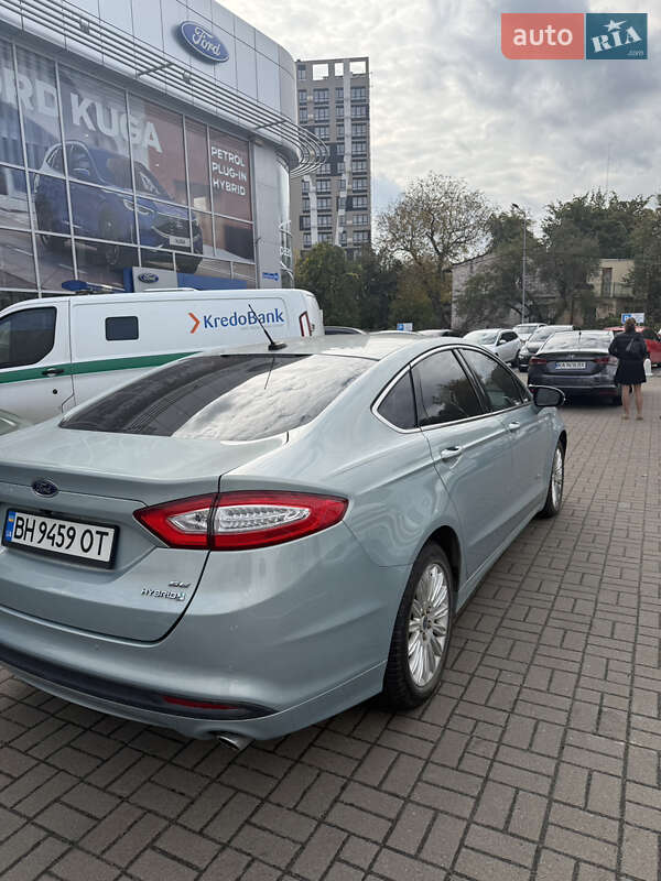 Седан Ford Fusion 2013 в Львові