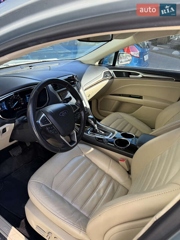 Седан Ford Fusion 2013 в Львові