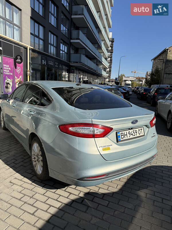 Седан Ford Fusion 2013 в Львові
