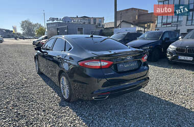 Седан Ford Fusion 2015 в 