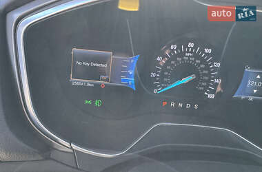 Седан Ford Fusion 2015 в 