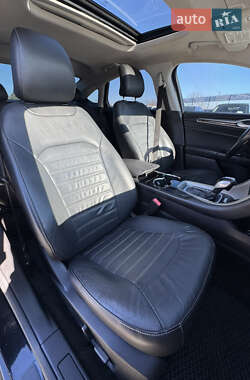 Седан Ford Fusion 2015 в 