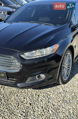 Седан Ford Fusion 2015 в 