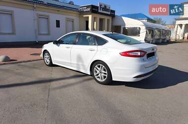 Седан Ford Fusion 2014 в  фото 5 Седан Ford Fusion 2014 в