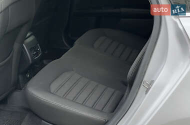 Седан Ford Fusion 2019 в 
