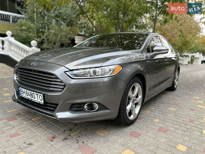 Седан Ford Fusion 2013 в Одесі