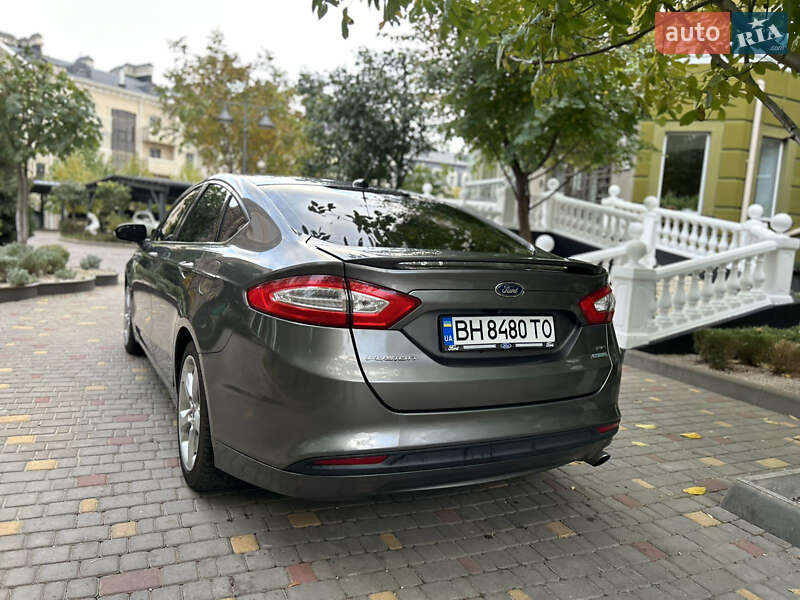 Седан Ford Fusion 2013 в Одесі