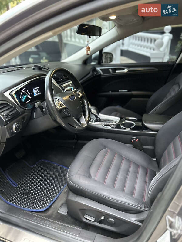 Седан Ford Fusion 2013 в Одесі