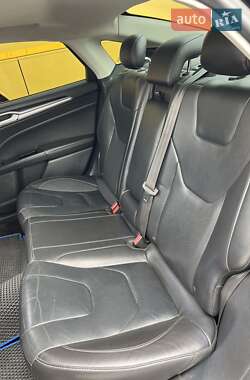 Седан Ford Fusion 2014 в 