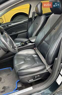 Седан Ford Fusion 2014 в 