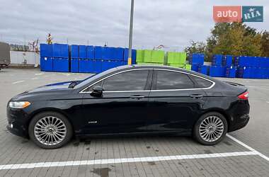 Седан Ford Fusion 2014 в 