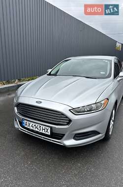 Седан Ford Fusion 2013 в 