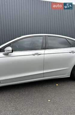 Седан Ford Fusion 2013 в 