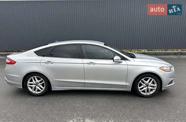 Седан Ford Fusion 2013 в 