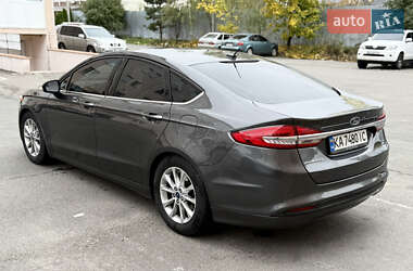 Седан Ford Fusion 2016 в 