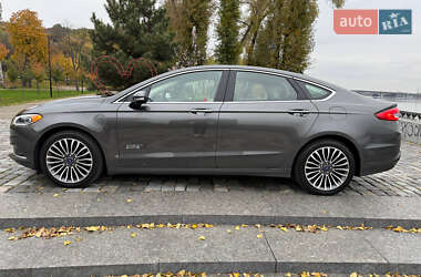 Седан Ford Fusion 2018 в  фото 4 Седан Ford Fusion 2018 в