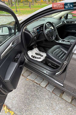 Седан Ford Fusion 2018 в  фото 10 Седан Ford Fusion 2018 в