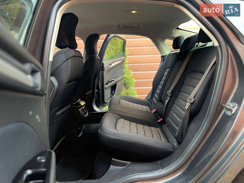 Седан Ford Fusion 2015 в Виннице