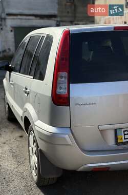 Хэтчбек Ford Fusion 2010 в 
