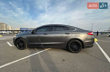 Седан Ford Fusion 2015 в 